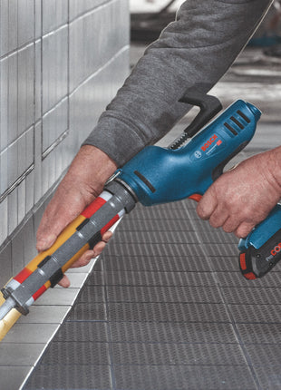 Bosch GCG 18V-310 Prensa de cartucho a batería profesional 18 V 310 ml 3,5 kN + 1x batería 2,0 Ah - sin cargador