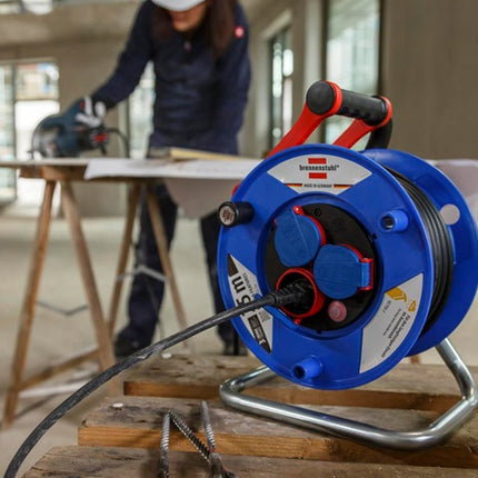 Brennenstuhl Kabeltrommel Garant ( 8000337573 ) 25 m Gummi-Neopren 3 x 1,5 mm² Kunststoff IP44