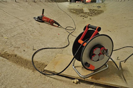 Brennenstuhl tambor de cable professionalLINE SteelCore (8000809077) 25 m caucho 3 x 2,5 mm² chapa de acero aislado IP44