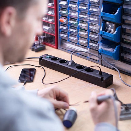 Brennenstuhl listwa gniazdowa Bremounta ( 8000594293 ) kabel 5-drożny l.3m z zabezpieczeniem przed dziećmi