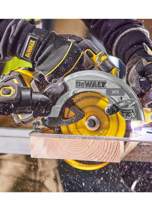 Sierra circular de batería DeWalt DCS 573 H2 18 V 190 x 30 mm sin escobillas + 2 pilas de alimentación de 5,0 Ah + cargador