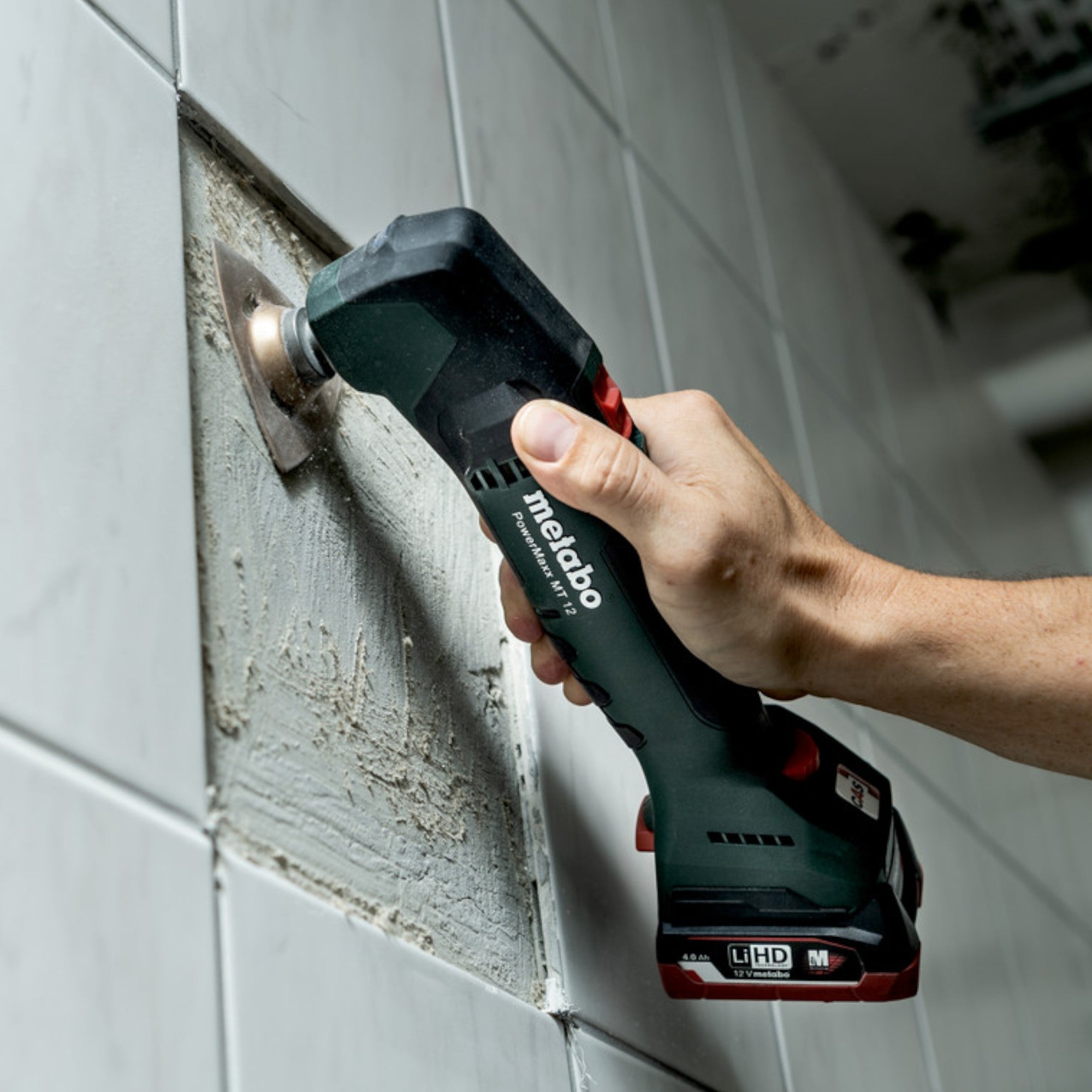 Metabo PowerMaxx MT 12 Akku Multitool Multifunktionswerkzeug 12 V 2x 2 0 Ah Akku Ladegeraet Schleif Zubehoer Set 18 tlg metaBOX 145 613089510  4 - toolbrothers