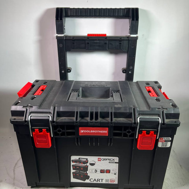 Qbrick System PRIME Cart Trolley stapelbar 590 x 425 x 660 mm 37 l IP66 100 kg belastbar mit Doppelteleskopstiel aus Aluminium Leicht Gebraucht 1 - toolbrothers