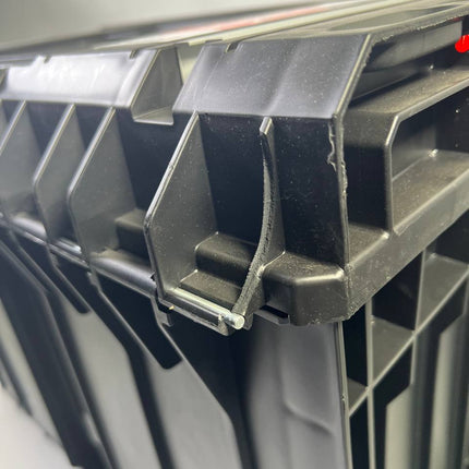 Qbrick System ONE 450 1 0 Technik Werkzeugkoffer 585 x 385 x 420 mm 52 l stapelbar IP66 alte Version ohne Gewindeeinsaetze Beschaedigt 3 - toolbrothers