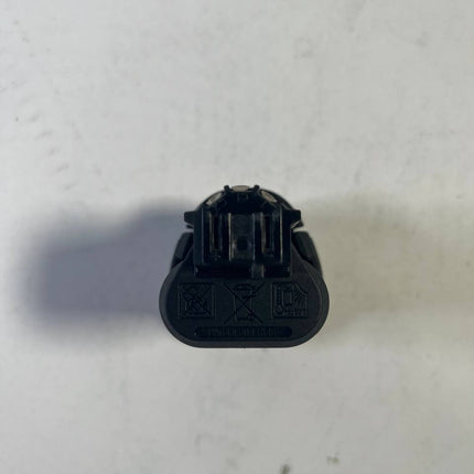 Bosch GBA 12 V 3 0 Ah 3000 mAh Li Ion Stab Einschub Akku 1600A00X79 Gebraucht 3 - toolbrothers