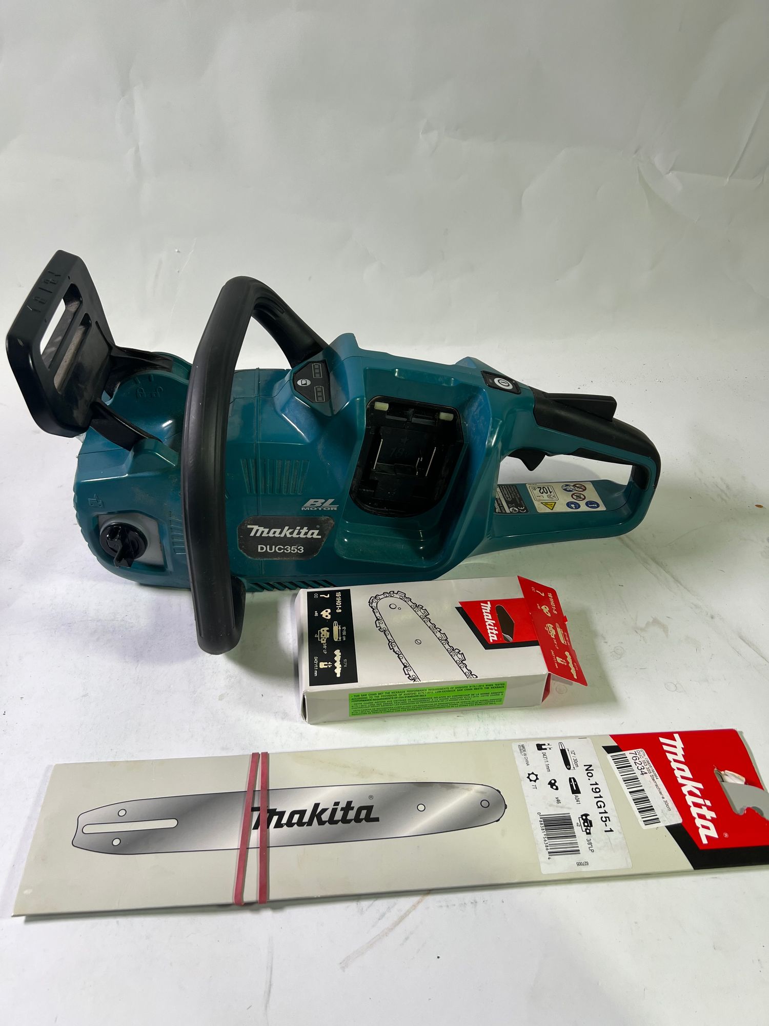 Makita DUC 353 Z Akku Kettensaege 36V 2x18V Brushless 35 cm Solo ohne Akku ohne Ladegeraet Gebraucht 0 - toolbrothers