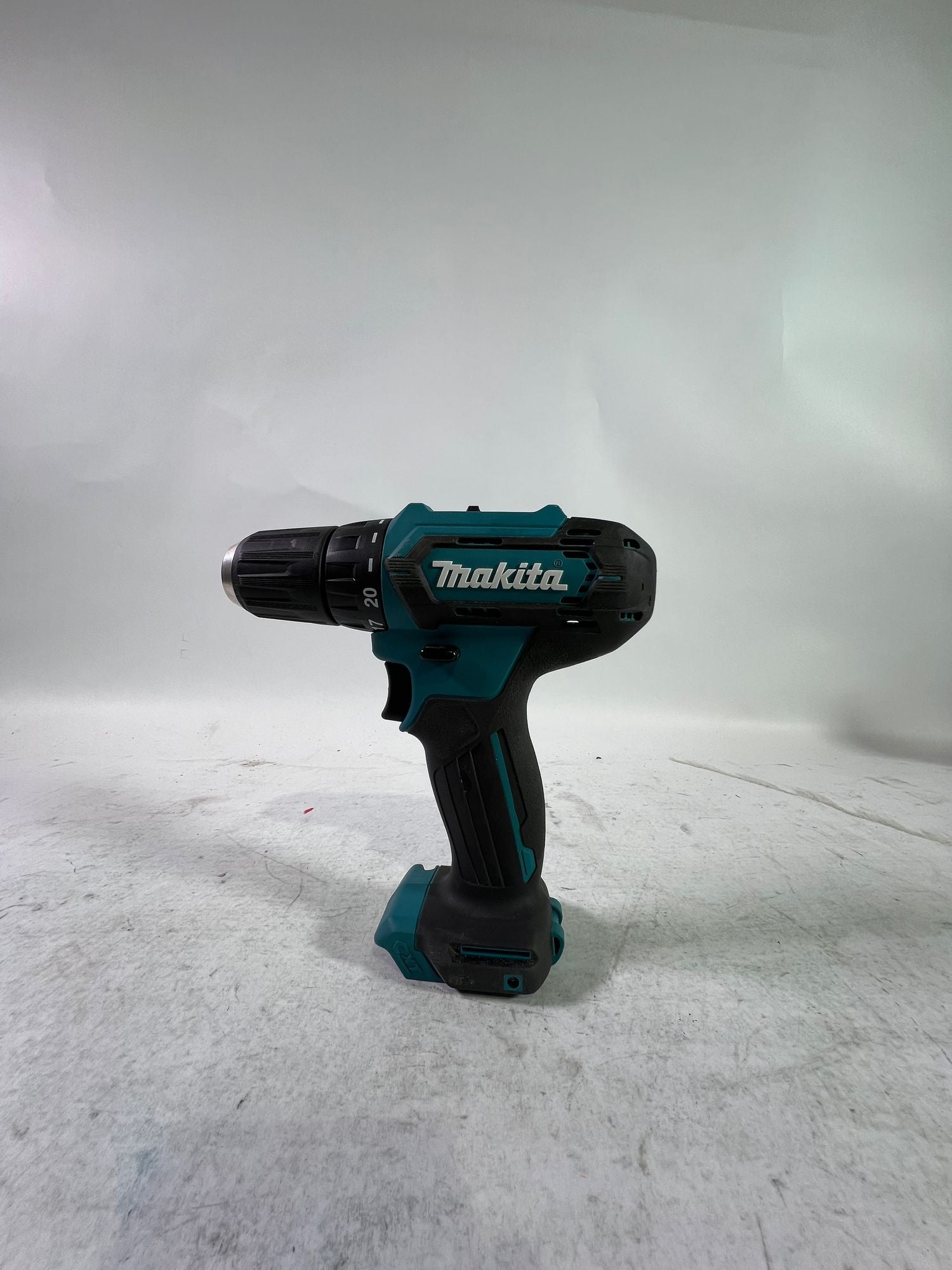 Makita DF 333 DZ Akku Bohrschrauber 12 V max 30 Nm Solo ohne Akku ohne Ladegeraet Reparaturgeraet 0 - toolbrothers