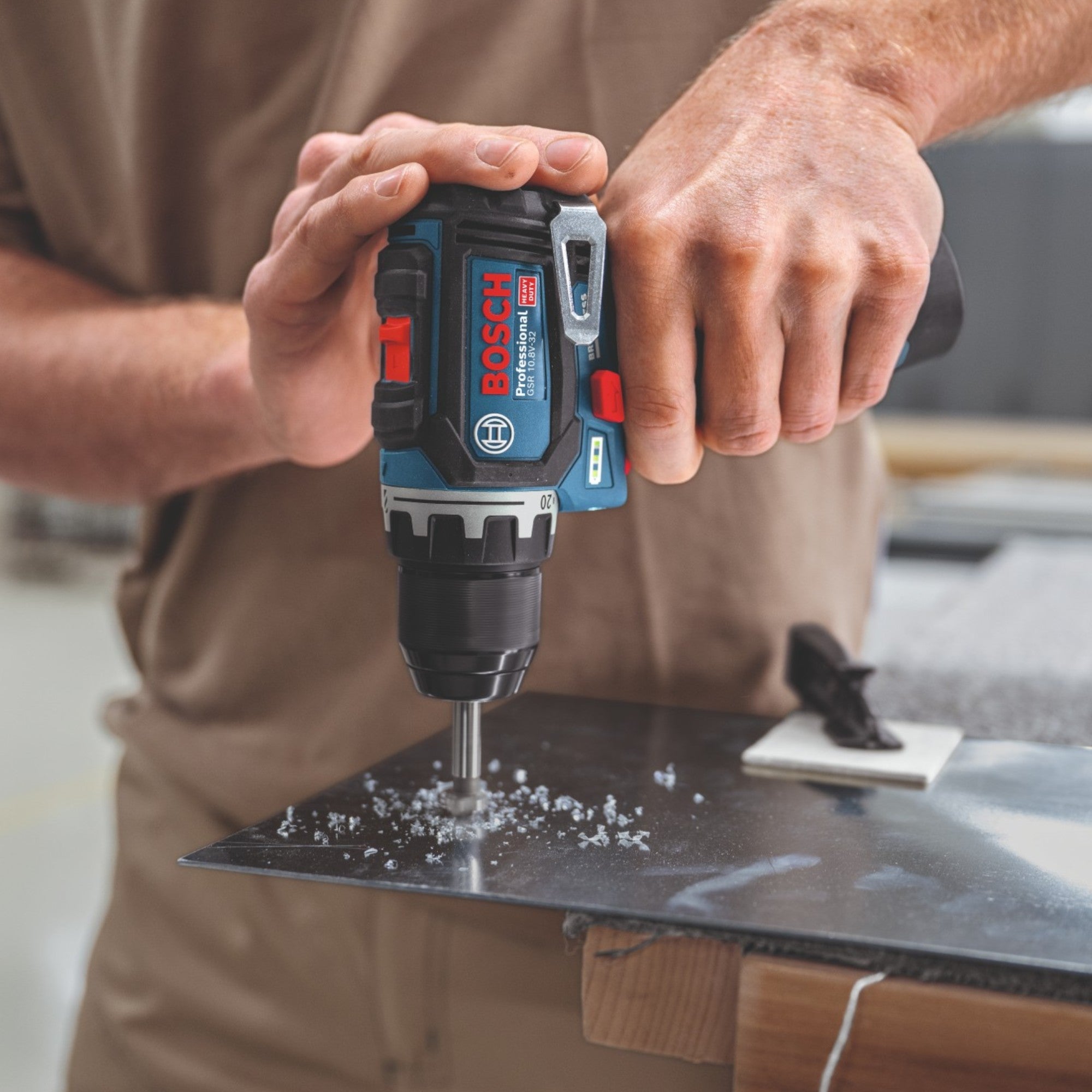 Bosch GSR 12V 32 Professional Akku Bohrschrauber 12 V 32 Nm Brushless 2x Akku 6 0 Ah Ladegeraet L Boxx 4 - toolbrothers