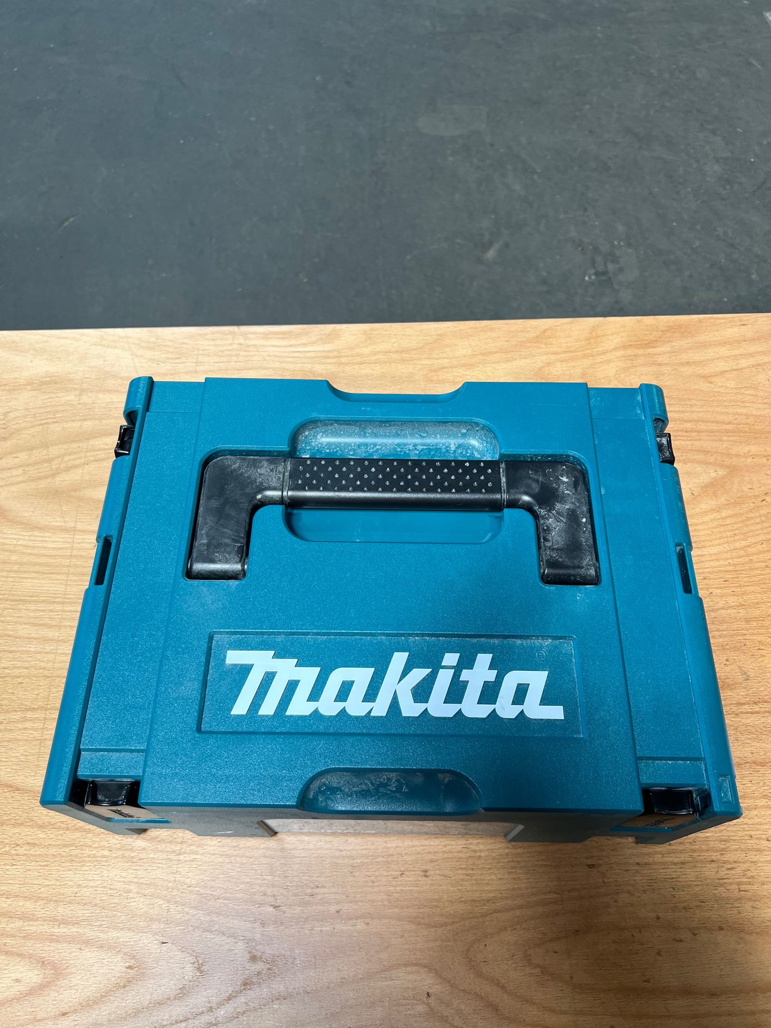 Makita MAKPAC 2 Systemkoffer 821550 0 395 x 295 x 157 mm ohne Einlage Reparaturgeraet 1 - toolbrothers